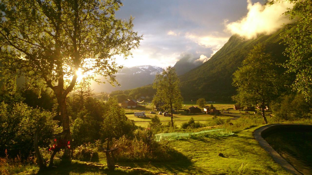 Dalen Gaard Camping Og Hytter Geiranger Exterior photo