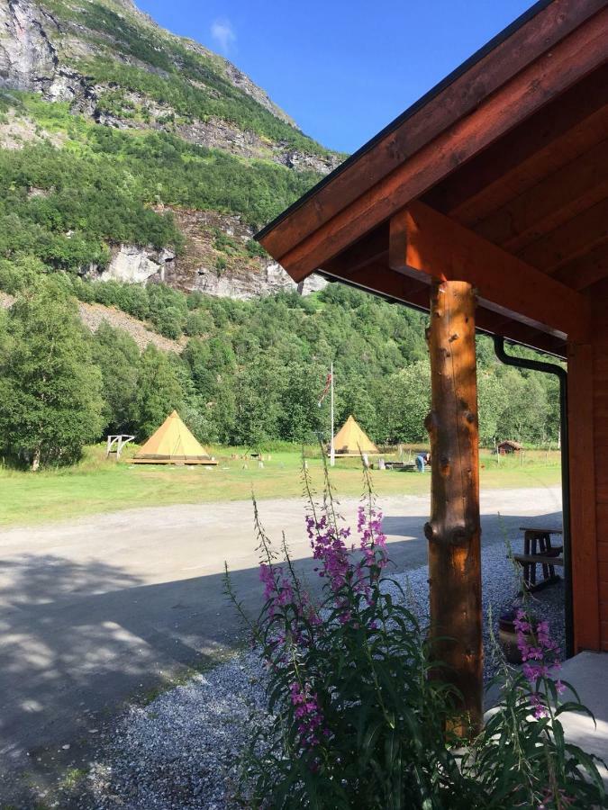 Dalen Gaard Camping Og Hytter Geiranger Exterior photo